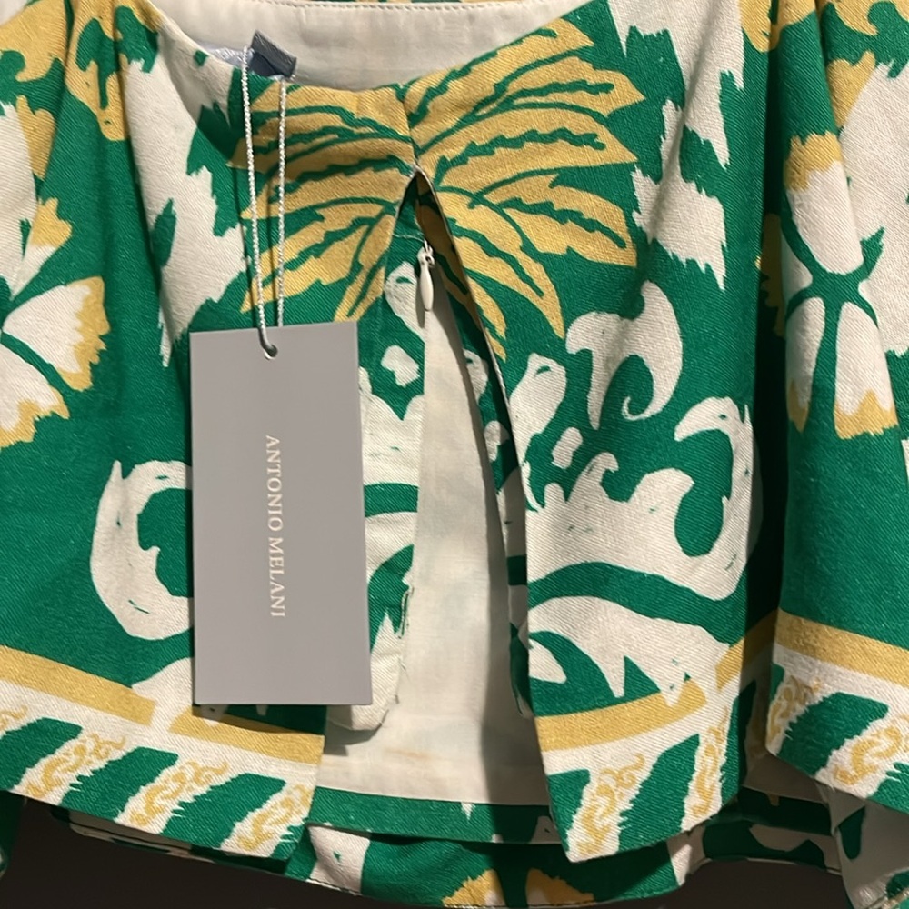 Antonio Melani
Callista Square Neck Blend Printed Coordinating Tank Top - Picture 5 of 7